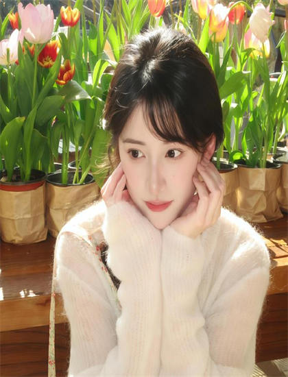 古村女人剧情介绍_战狼9女生高清免费观看_谢谢你医生免费观看全集